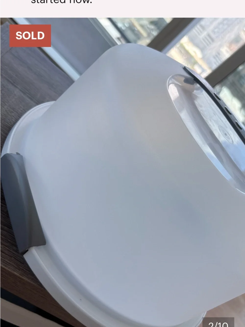 White Cake Carrier with Gray Handle and Latch - Unbranded